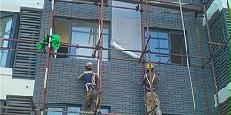 外墙保温裂缝、脱落，外墙涂料开裂脱落，窗口进水渗漏水维修方案